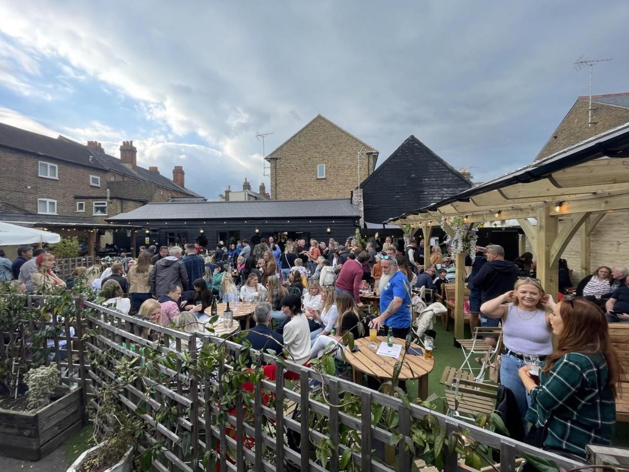 The Windsor Trooper Pub & Inn Екстер'єр фото