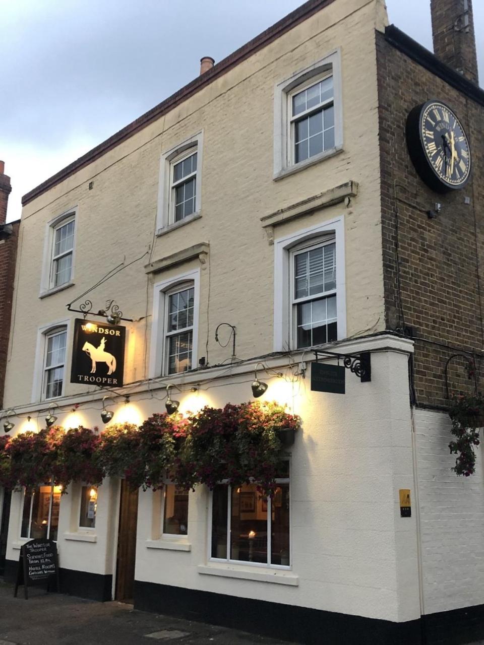 The Windsor Trooper Pub & Inn Екстер'єр фото