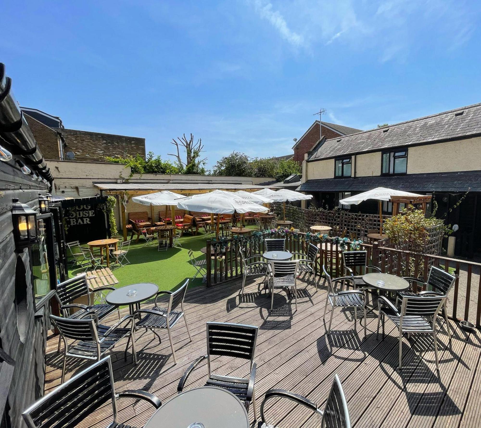 The Windsor Trooper Pub & Inn Екстер'єр фото